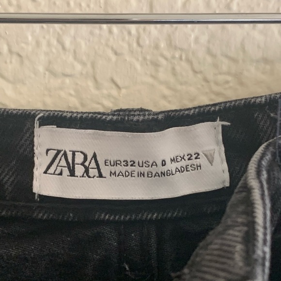 Zara | High rise button fly denim fray cuffed shorts size 0 - Picture 6 of 8